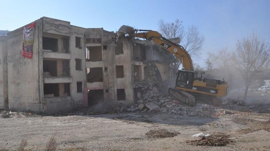 Belediyeden Vatandaşı Ve Kenti Rahatlatan &Ccedil;alışmalar