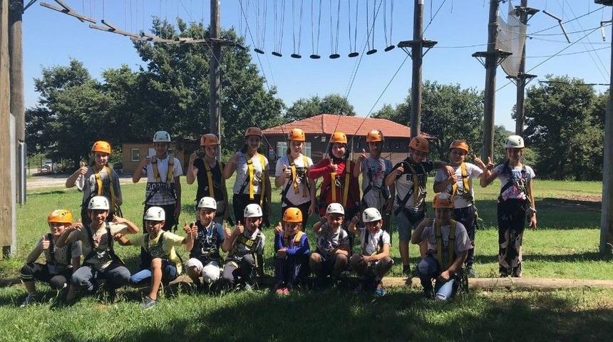 Kartepeli &Ccedil;ocuklar Sakarya&rsquo;da G&ouml;n&uuml;llerince Eğlendiler
