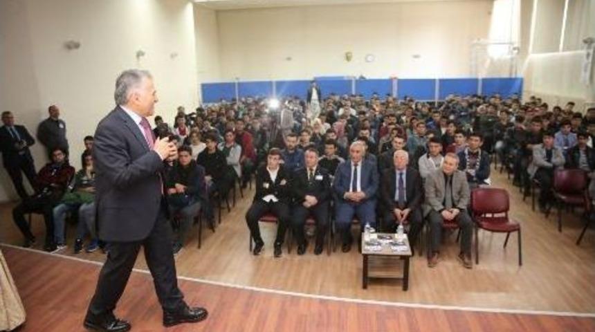 Merkez Mesleki Ve Teknik Anadolu Lisesi&rsquo;nin Konuğu Başkan B&uuml;y&uuml;kkılı&ccedil; Oldu