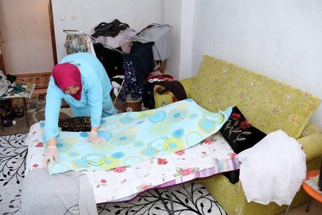 Biga Belediyesi’nden Ev Temizliği Hizmeti 1