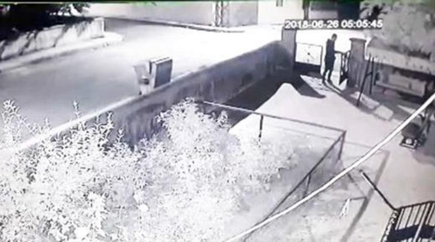 Salıncaktaki Minderleri Çaldı