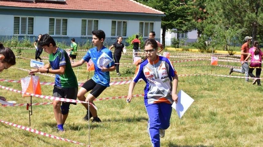 Gen&ccedil; Oryantiring&ccedil;iler Zamana Karşı Yarıştı