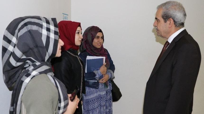 &Ouml;ğrenciler Gen&ccedil;lik Merkezlerinde Eğitim G&ouml;rmeye Devam Ediyor