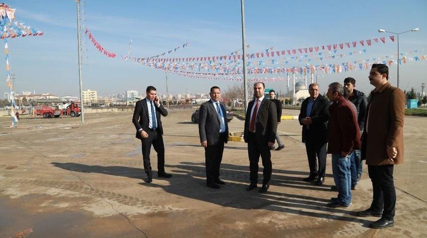 Başkan &Ccedil;ift&ccedil;i, B&uuml;y&uuml;k Miting &Ouml;ncesi &Ccedil;alışmaları Yerinde İnceledi