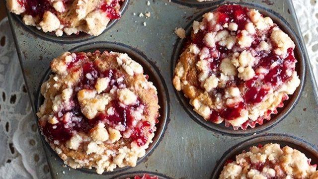 Yer Fıstığı Ezmeli ve Reçelli Cupcake