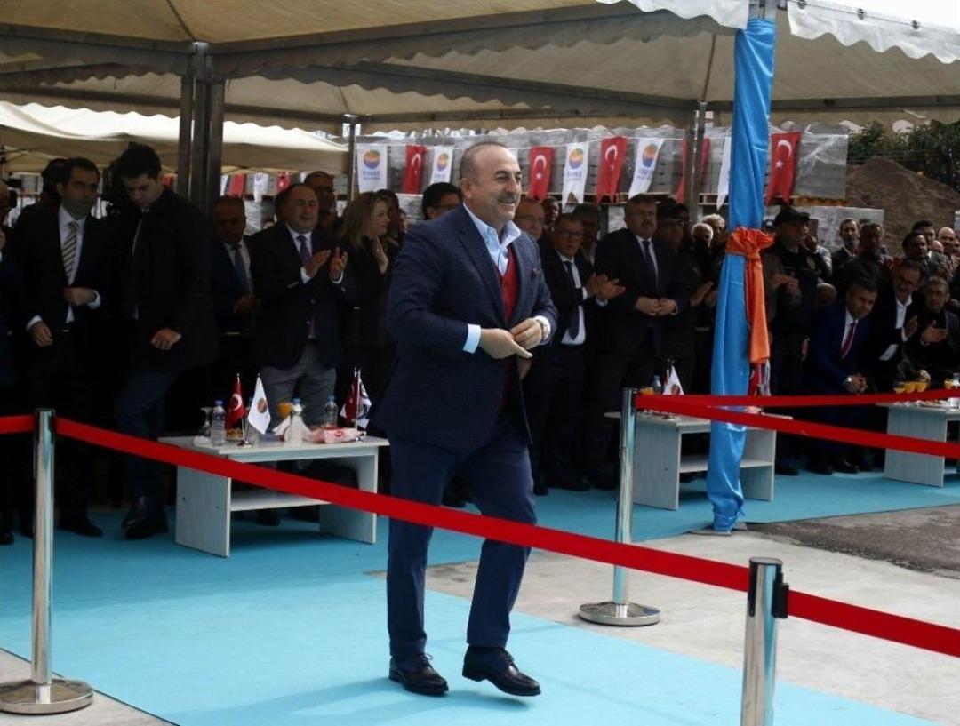 &Ccedil;avuşoğlu: "karşımıza &Ccedil;ıkanları Ezer Ge&ccedil;eriz, Finike Portakalı Gibi Sıkarız"