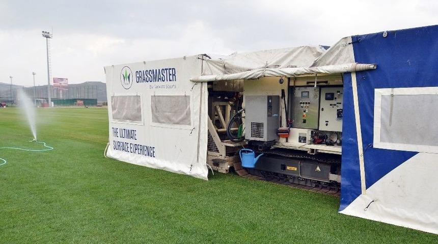 İzmir&rsquo;in İlk Hibrit Sahası Altınordu&rsquo;ya