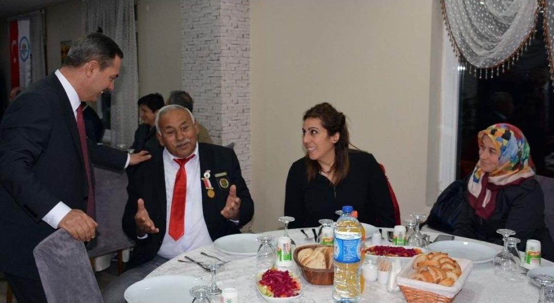 Başkan Uysal, Şehitler İ&ccedil;in Kur&rsquo;an-ı Kerim Okutturdu