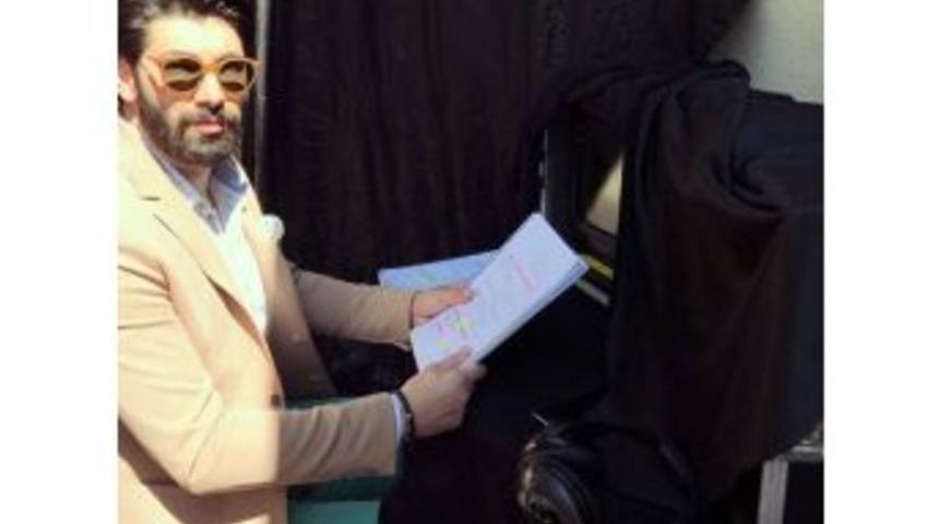 Tolga Y&uuml;ce&rsquo;den 2 Yeni Komedi Filmi