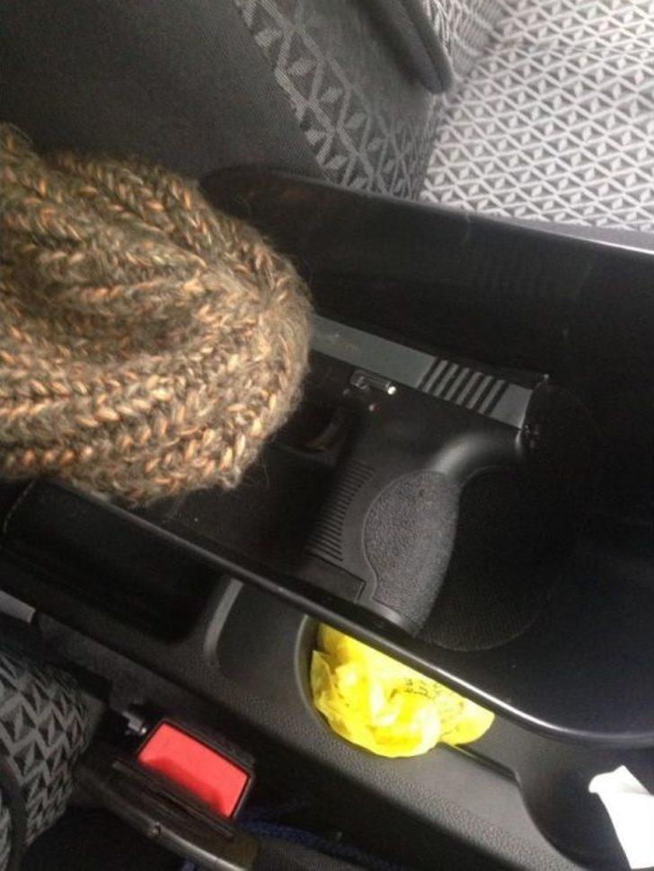 Kar Maskeli Silahlı Gaspçı Önce Kameraya Sonra Polise Yakalandı G2