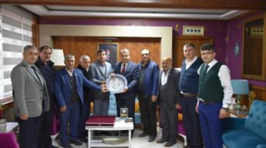 Yunusemreli Muhtarlardan Başkan &Ccedil;er&ccedil;i&rsquo;ye Teşekk&uuml;r