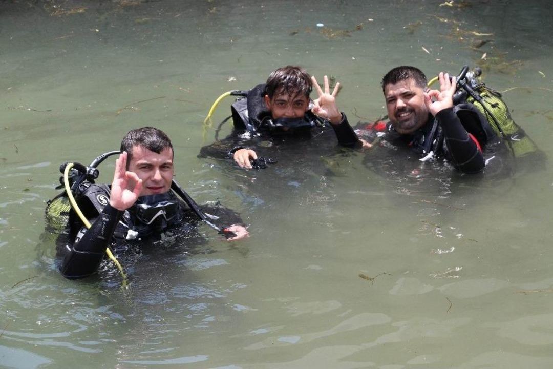 Ter&ouml;r Bitti, Kaymakam &Ccedil;ocuklarla Daldı