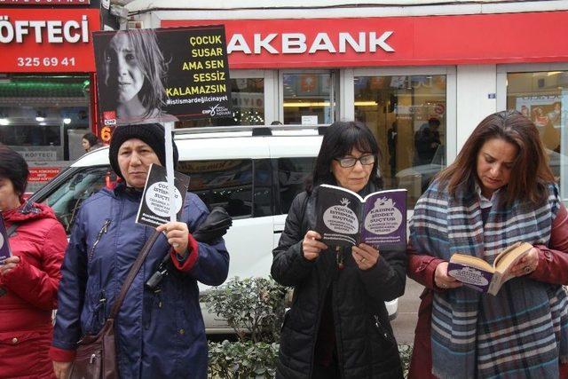 Çocuk İstismarına Dikkat Çekmek İçin Kitap Okudular