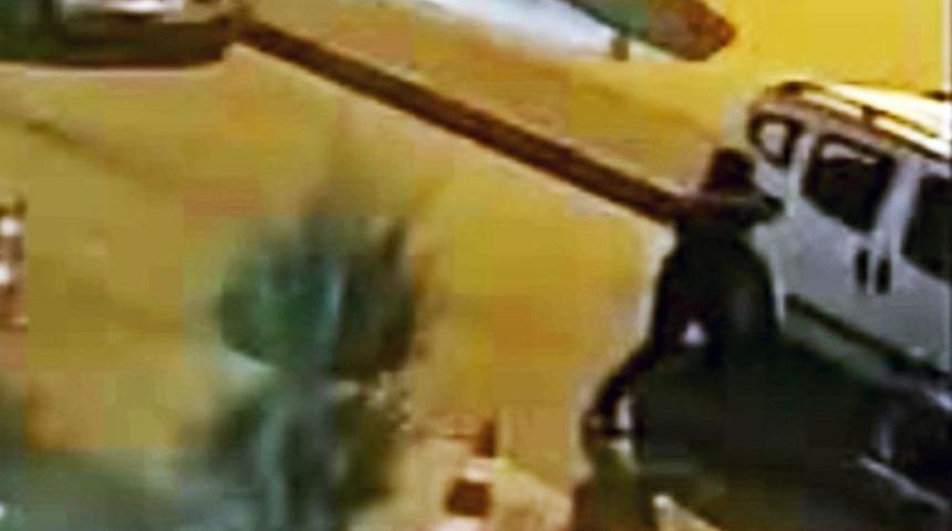 Otomobilden Hırsızlık Kamerada