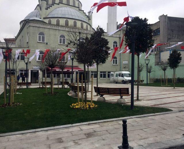 Ulubatlı Hasan Camii Önü Meydan Ve Şadırvanı Hizmete Açıldı