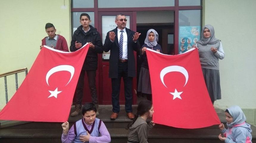 (&ouml;zel) &Ouml;ğrenciler, Biriktirdikleri Har&ccedil;lıkları Mehmet&ccedil;iğe G&ouml;nderdi