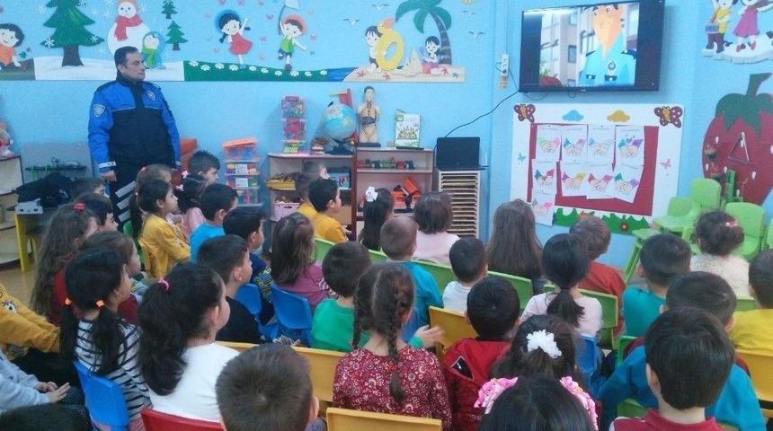 Miniklere Polislik Mesleği Anlatıldı
