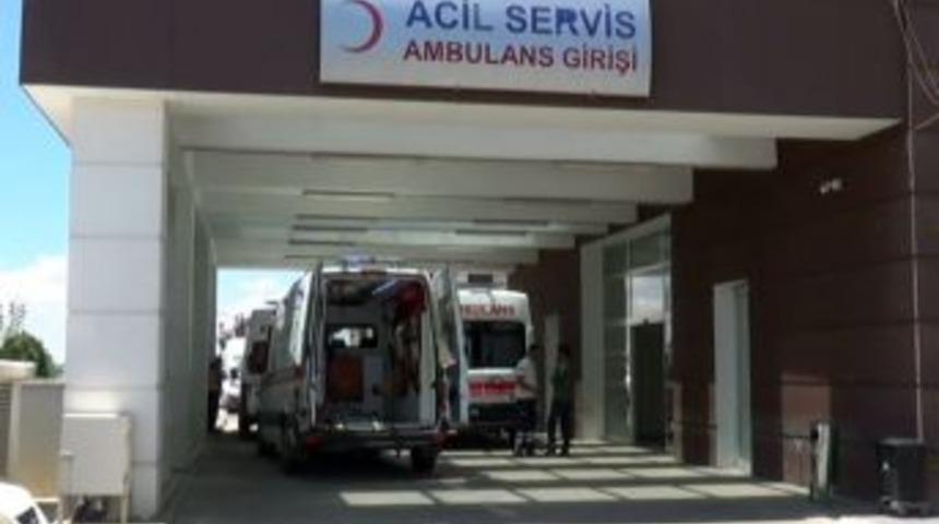 Otomobil Şarampole Yuvarlandı: 4 Yaralı