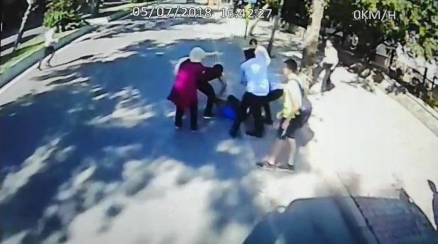 Durak Harici Yolcu Alamadığı İ&ccedil;in Otob&uuml;s&uuml; Taşladılar