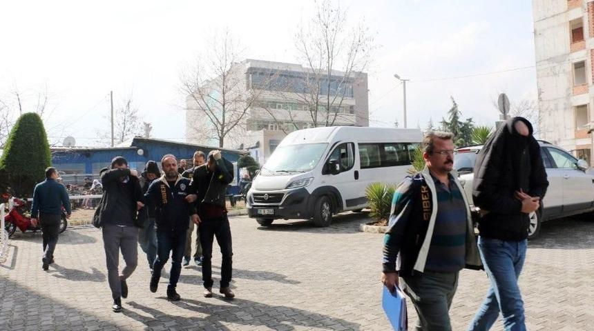 Sim Kart Satın Alan Vatandaşların Kredi Kartlarını Boşalttılar