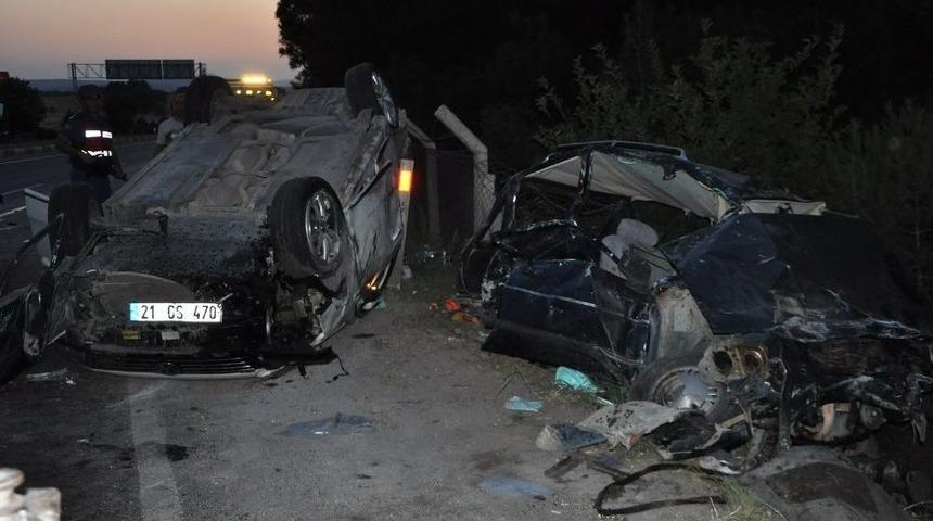 Kamyon Kırmızı Işıkta Ara&ccedil;ları Bi&ccedil;ti: 1 &Ouml;l&uuml;, 18 Yaralı