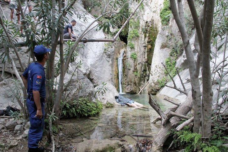 Fethiye’de Kayalıklardan Düşen Azeri Kadın Hayatını Kaybetti G1