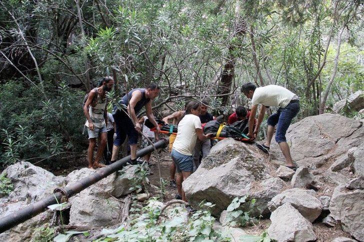 Fethiye’de Kayalıklardan Düşen Azeri Kadın Hayatını Kaybetti G3