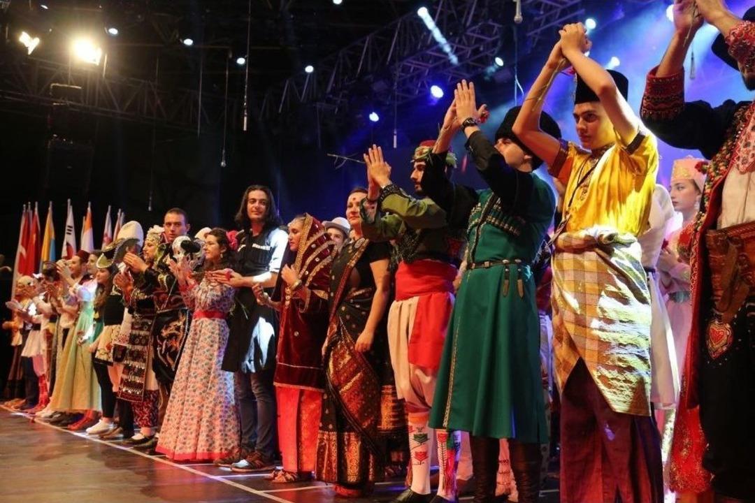 Altın Karag&ouml;z&rsquo;e Muhteşem A&ccedil;ılış