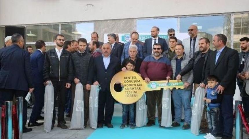 Melikgazi&rsquo;de 56 Daire Sahiplerine Teslim Edildi