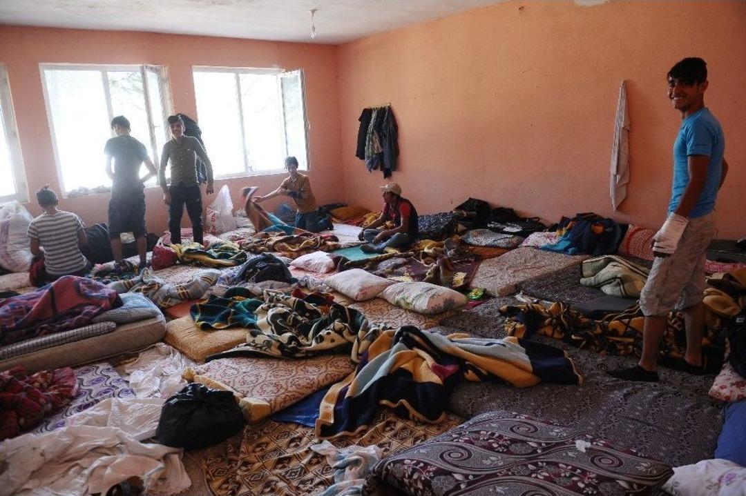 (&ouml;zel) K&ouml;y Okulu Mevsimlik İş&ccedil;ilere Otel Oldu