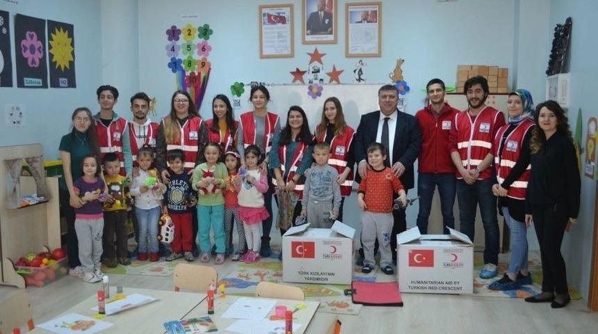 Beylikovalı Miniklere Oyuncak S&uuml;rprizi