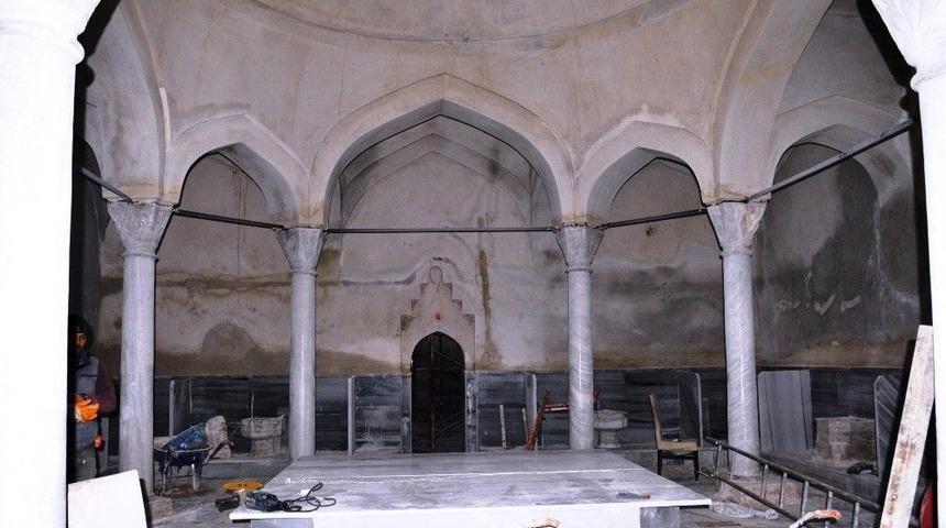 Yeni Hamam’da Yenileme Çalışmaları Sürüyor