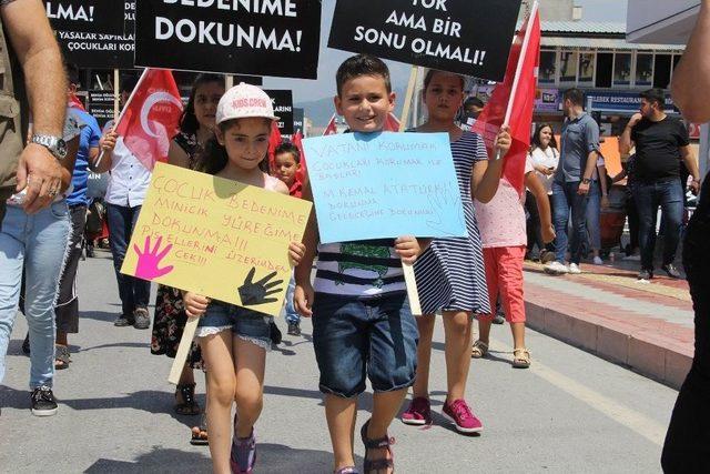 Dörtyol’da Çocuk İstismarına Tepki Yürüyüşü