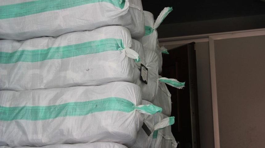 (&ouml;zel) Kamyonun S&uuml;r&uuml;c&uuml;s&uuml; Baretli Hırsızlara Su&ccedil;&uuml;st&uuml; Yaptı