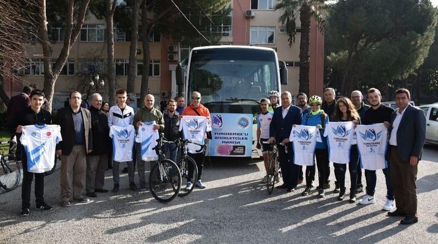 Yunusemre&rsquo;den Bisiklet Sporcularına Destek