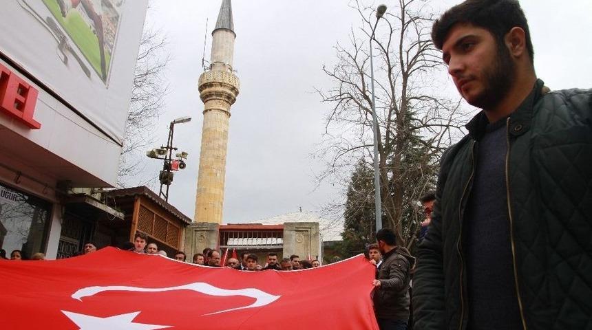 Uzunk&ouml;pr&uuml;ler Şehitler İ&ccedil;in Y&uuml;r&uuml;d&uuml;