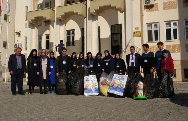 Çadır Kentte Kalan Suriyeli Çocuklar Sevindirildi