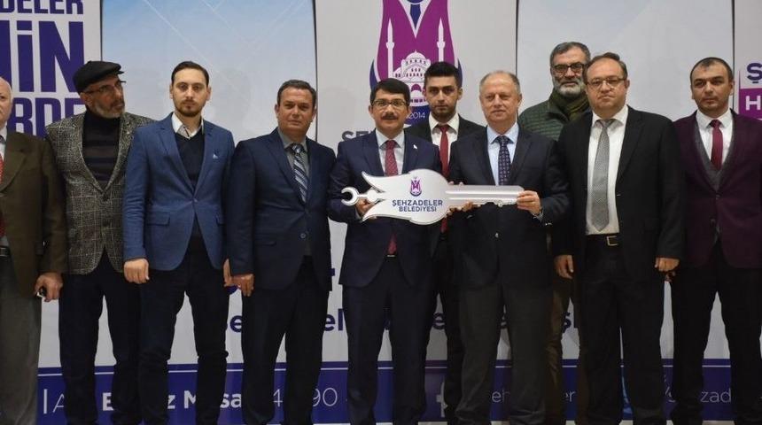 Şehzadeler, Bahane Değil Hizmete &Uuml;retiyor