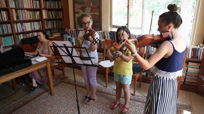 Gen&ccedil;lik Merkezi Yaz Kursları İ&ccedil;in Kayıtlar Başladı