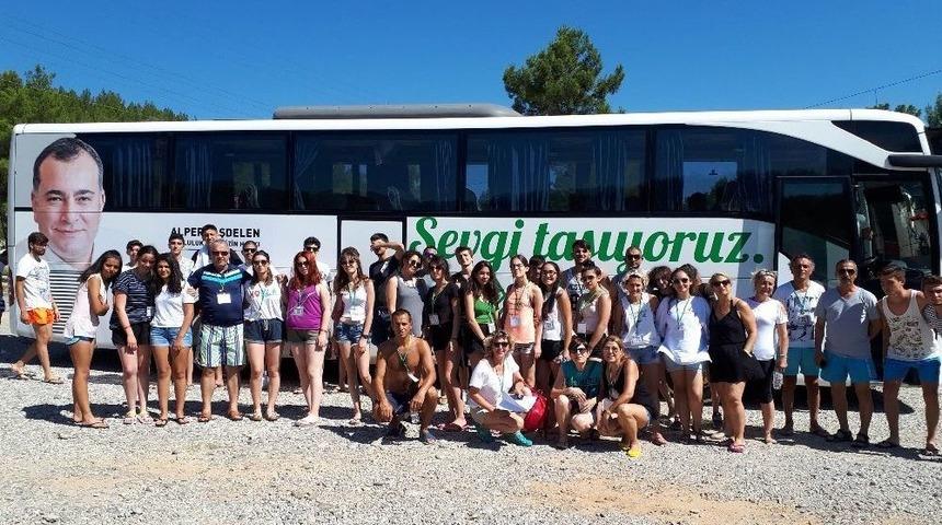 Kupayı Aldılar, Tatili Kazandılar