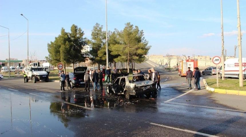 İki Aracın Karıştığı Kazada Otomobil K&uuml;le D&ouml;nd&uuml;