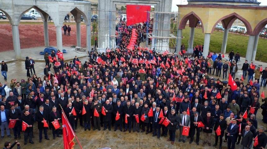Mak&uuml;&rsquo;de Şehitlere Saygı Y&uuml;r&uuml;y&uuml;ş&uuml;
