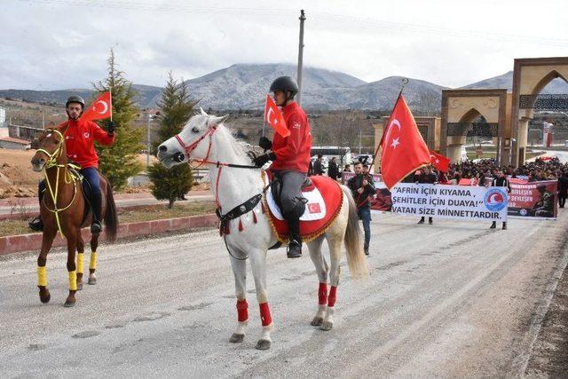Mak&uuml;&rsquo;de Şehitlere Saygı Y&uuml;r&uuml;y&uuml;ş&uuml; 1
