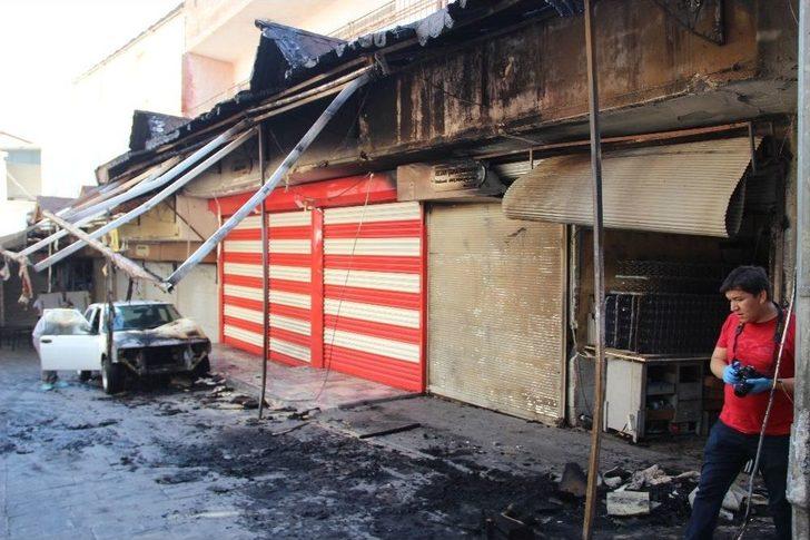 İş Yeri Önünde Çıkan Yangında 3 Dükkan İle Bir Otomobilde Hasar Oluştu G2