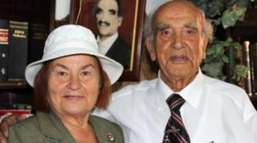 Ahi Baba Mustafa Karag&uuml;ll&uuml;&rsquo;n&uuml;n Eşinden "ahilik Vakfına K&uuml;t&uuml;phane Bağışı" A&ccedil;ıklaması