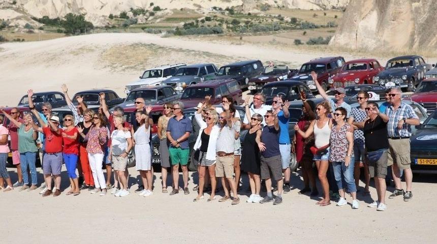 Klasik Otomobiller Kapadokya&rsquo;da Buluştu