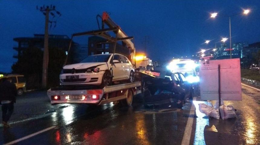 Kuşadası&rsquo;nda Trafik Kazası; 2 Yaralı