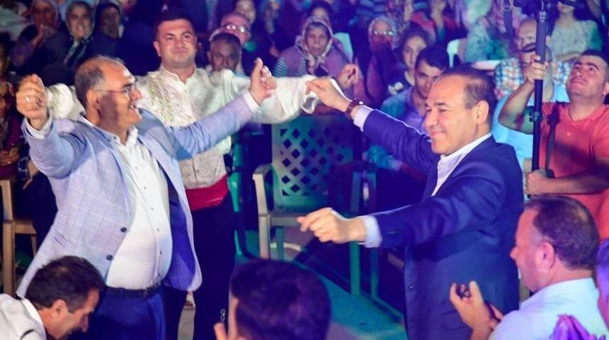 Sözlü, Göreve İade Edilen Çay İle Çiftetelli Oynadı