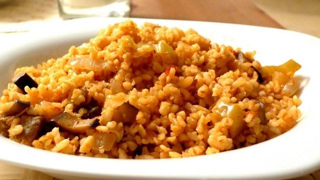 Körili ve Patlıcanlı Bulgur Pilavı