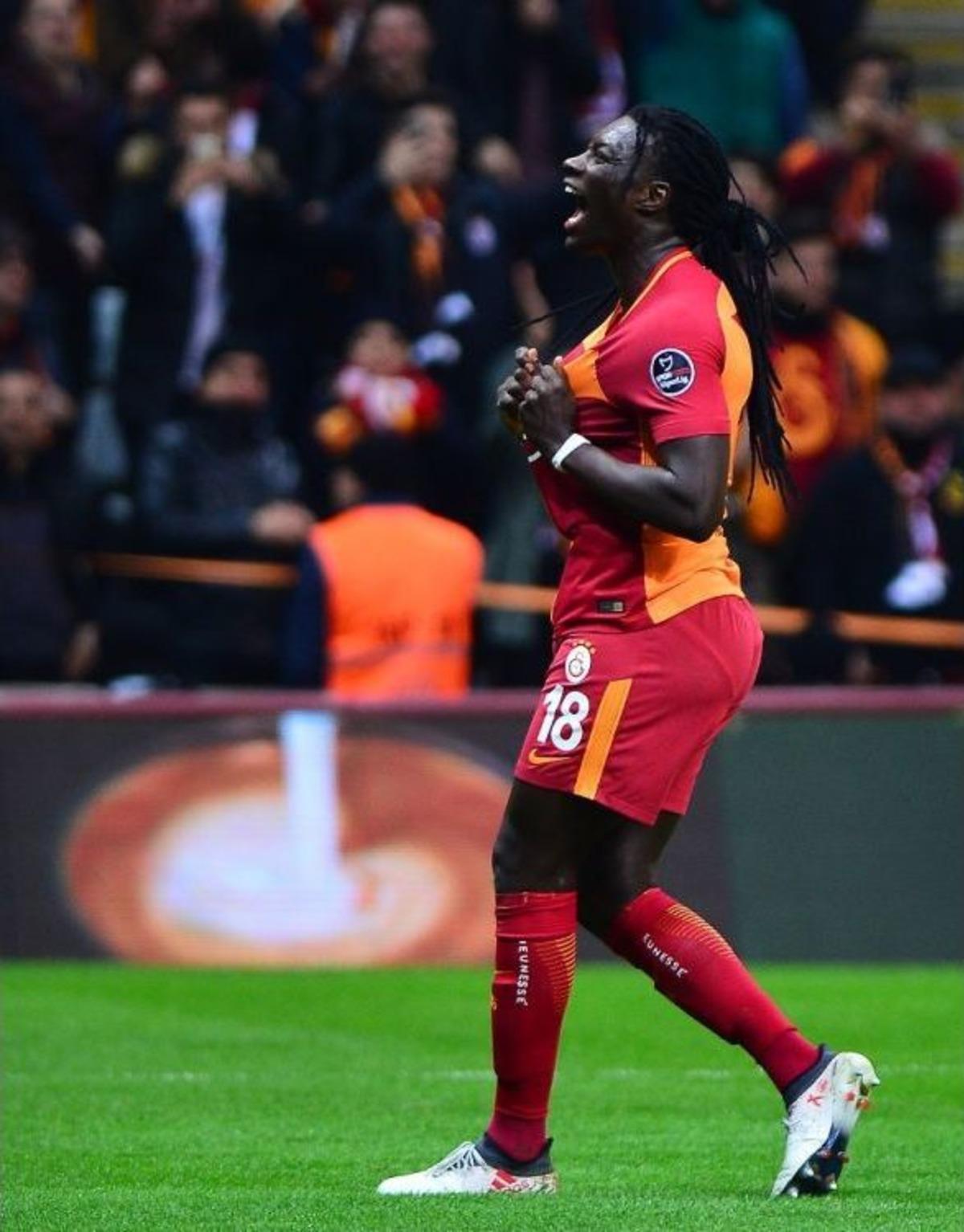 Gomis, İlk Kez Hat-trick Yaptı